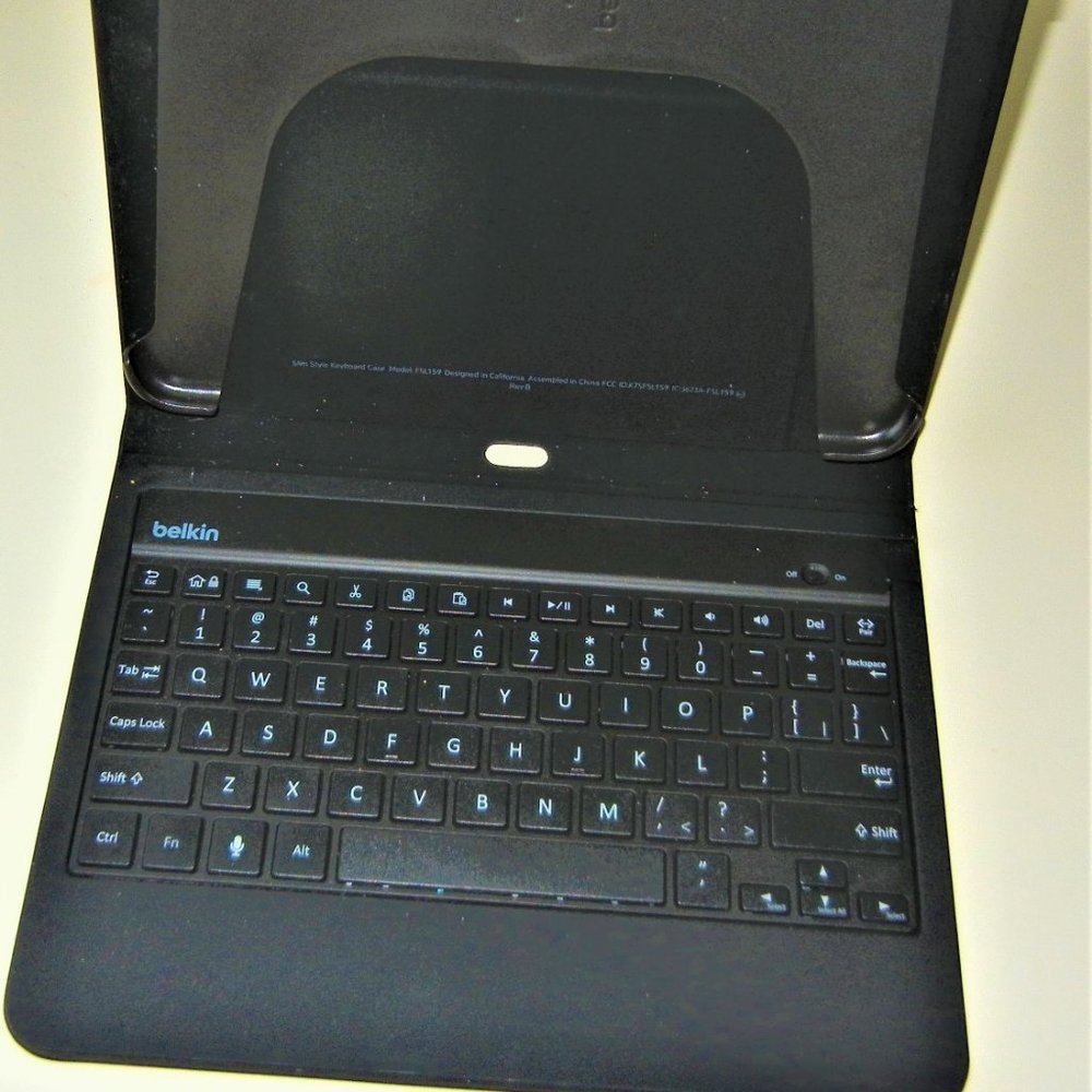 Belkin YourType Folio Keyboard for iPad 2nd, 3rd